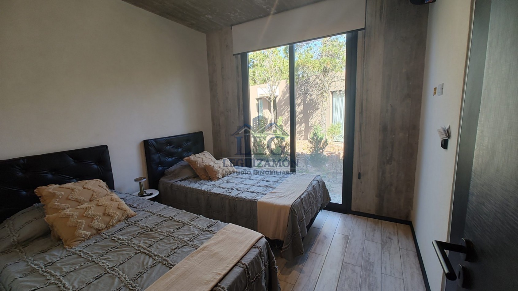 Casa en Venta en Barrio Privado Villa Roble con Pileta y 3 Dormitorios