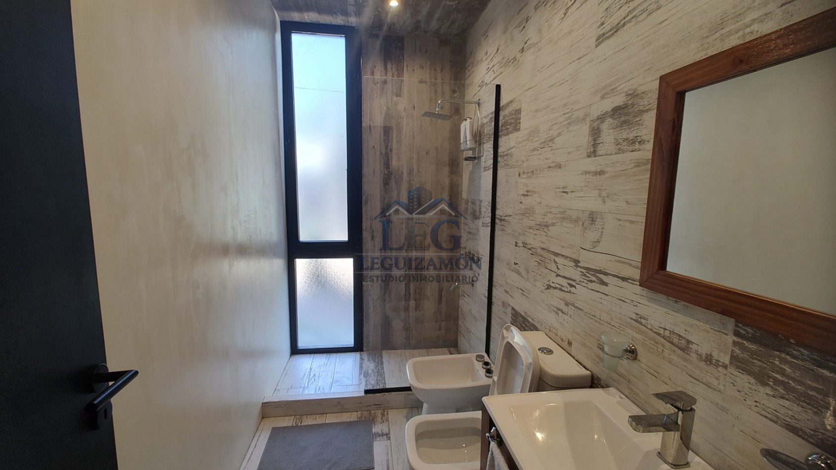 Casa en Venta en Barrio Privado Villa Roble con Pileta y 3 Dormitorios