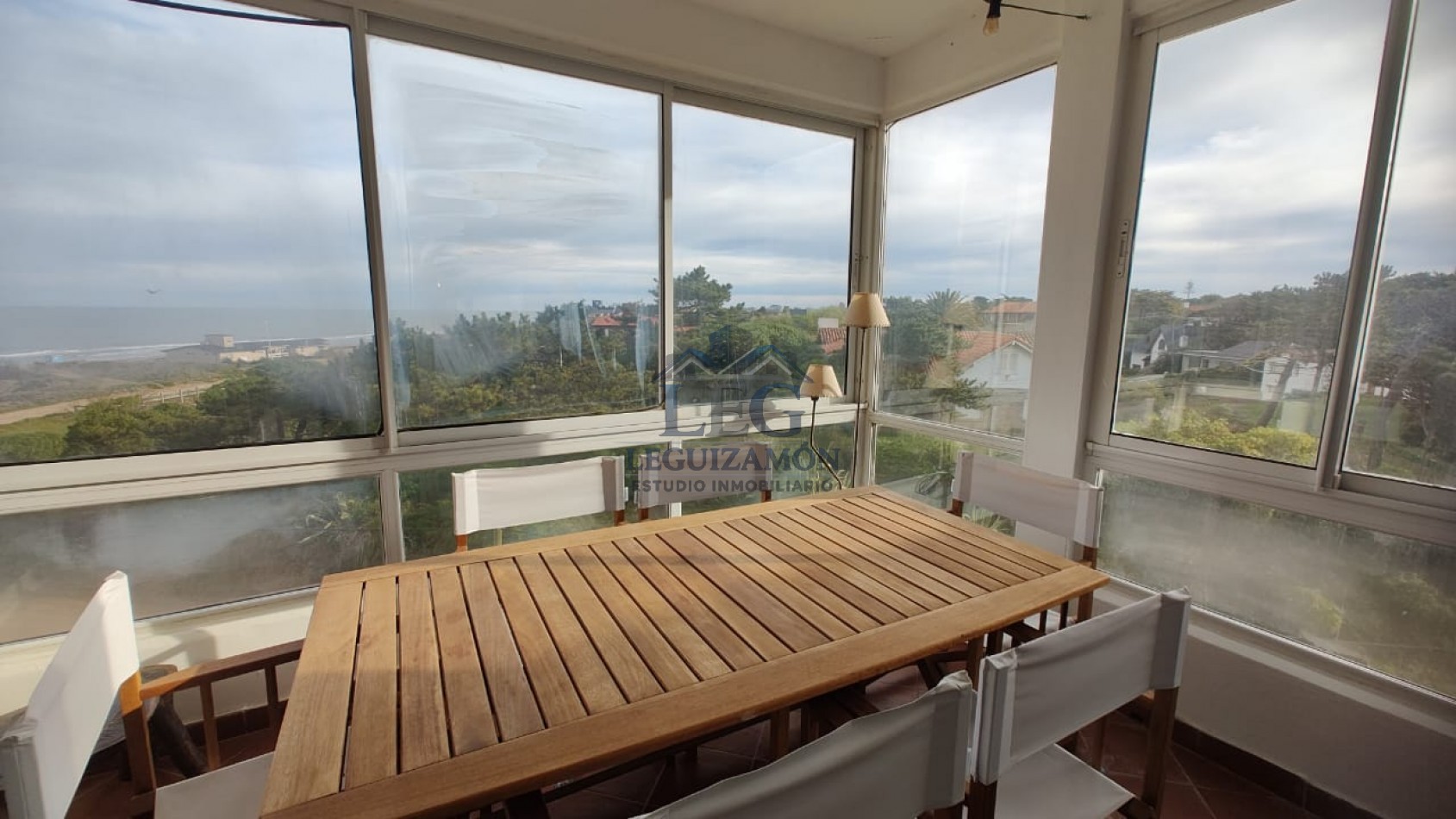 Departamento 3 Ambientes Frente al Mar en Pinamar con Cochera