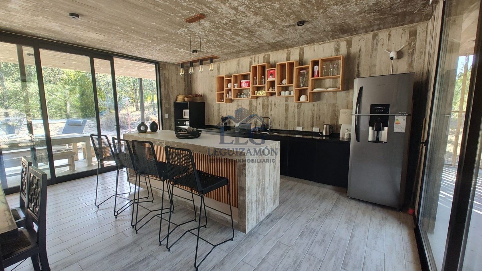 Casa en Venta en Barrio Privado Villa Roble con Pileta y 3 Dormitorios