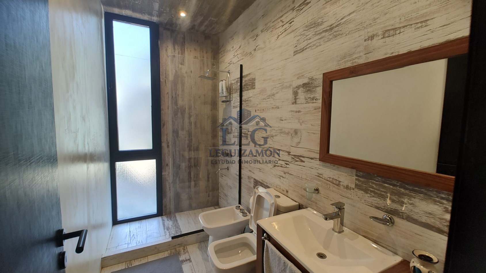 Casa en Venta en Barrio Privado Villa Roble con Pileta y 3 Dormitorios