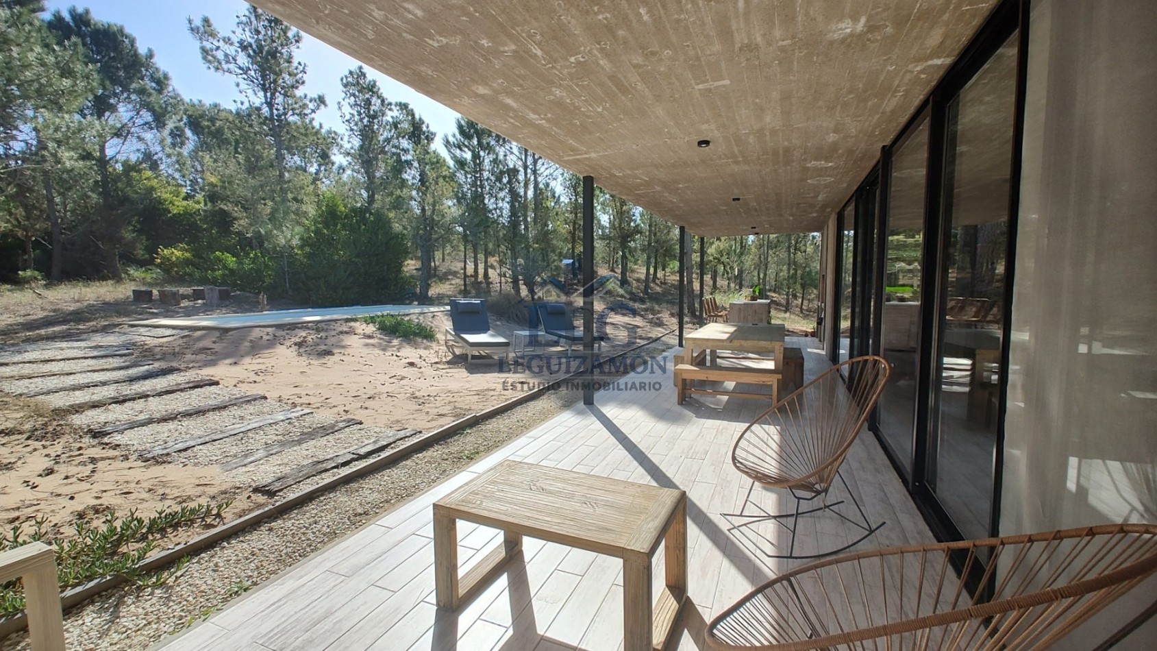 Casa en Venta en Barrio Privado Villa Roble con Pileta y 3 Dormitorios