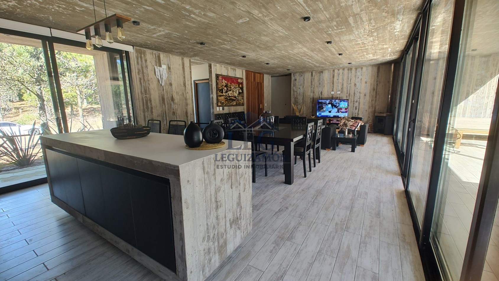 Casa en Venta en Barrio Privado Villa Roble con Pileta y 3 Dormitorios