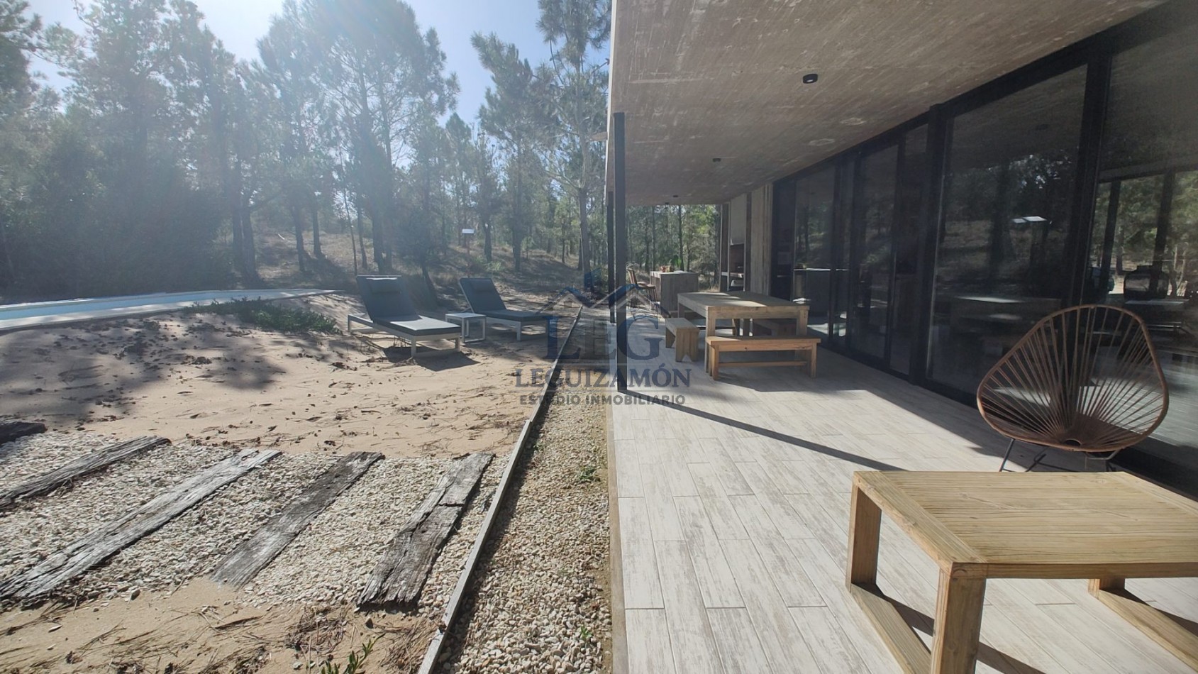 Casa en Venta en Barrio Privado Villa Roble con Pileta y 3 Dormitorios