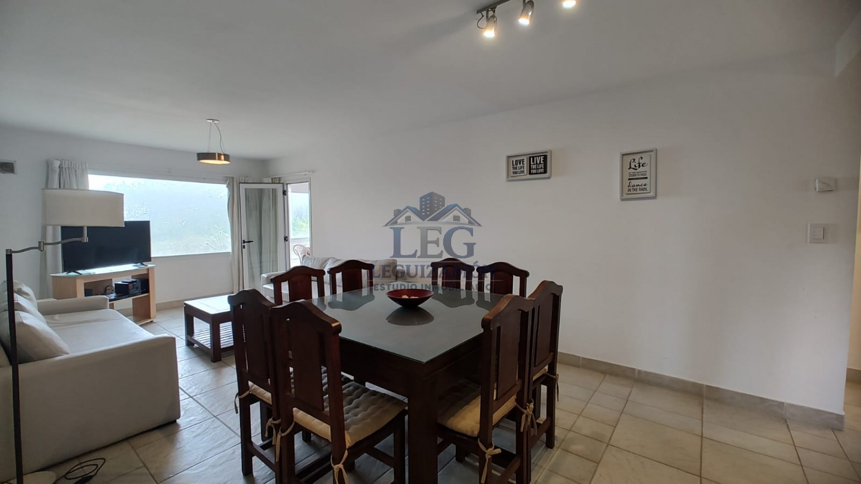 Departamento 4 Ambientes Frente al Mar en Pinamar con Cochera