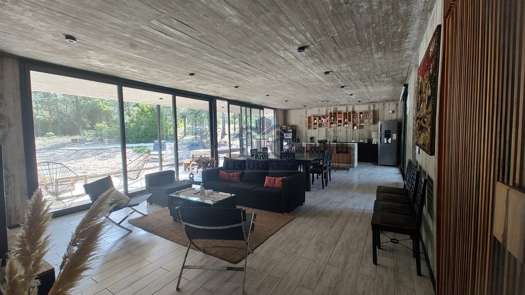 Casa en Venta en Barrio Privado Villa Roble con Pileta y 3 Dormitorios