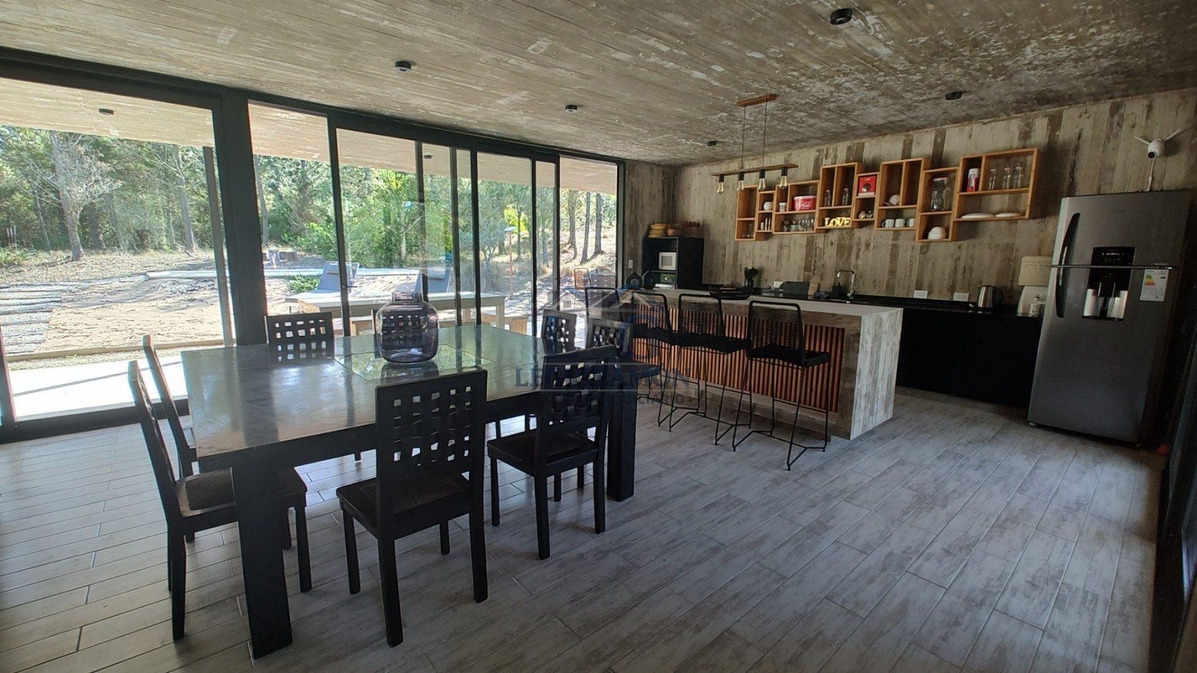 Casa en Venta en Barrio Privado Villa Roble con Pileta y 3 Dormitorios