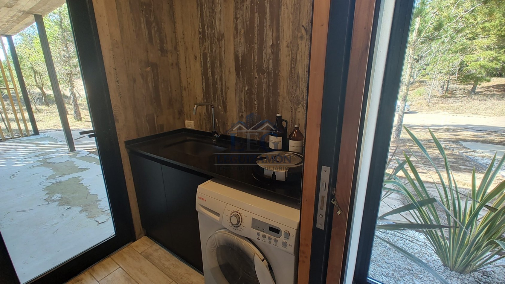 Casa en Venta en Barrio Privado Villa Roble con Pileta y 3 Dormitorios