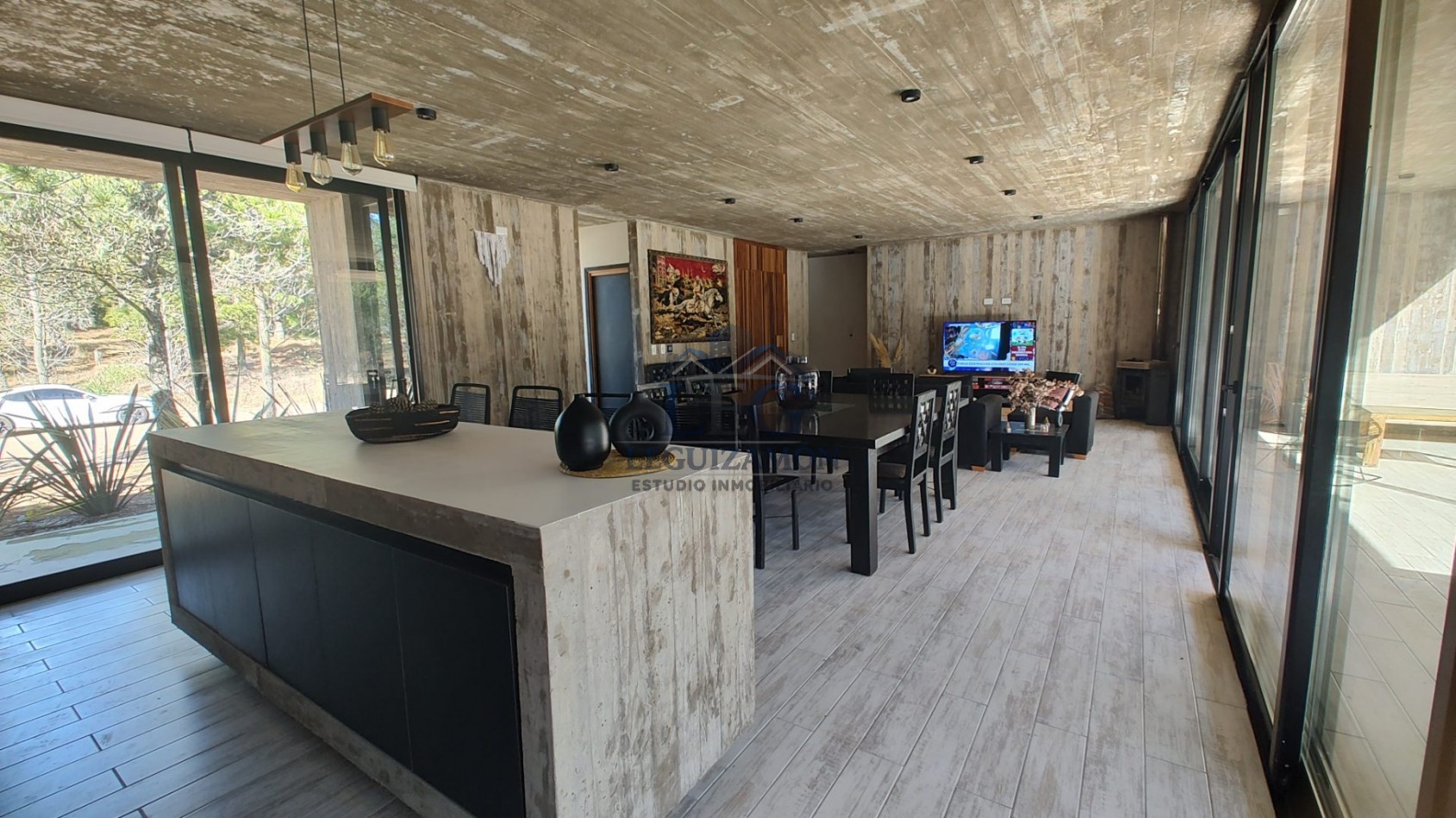 Casa en Venta en Barrio Privado Villa Roble con Pileta y 3 Dormitorios