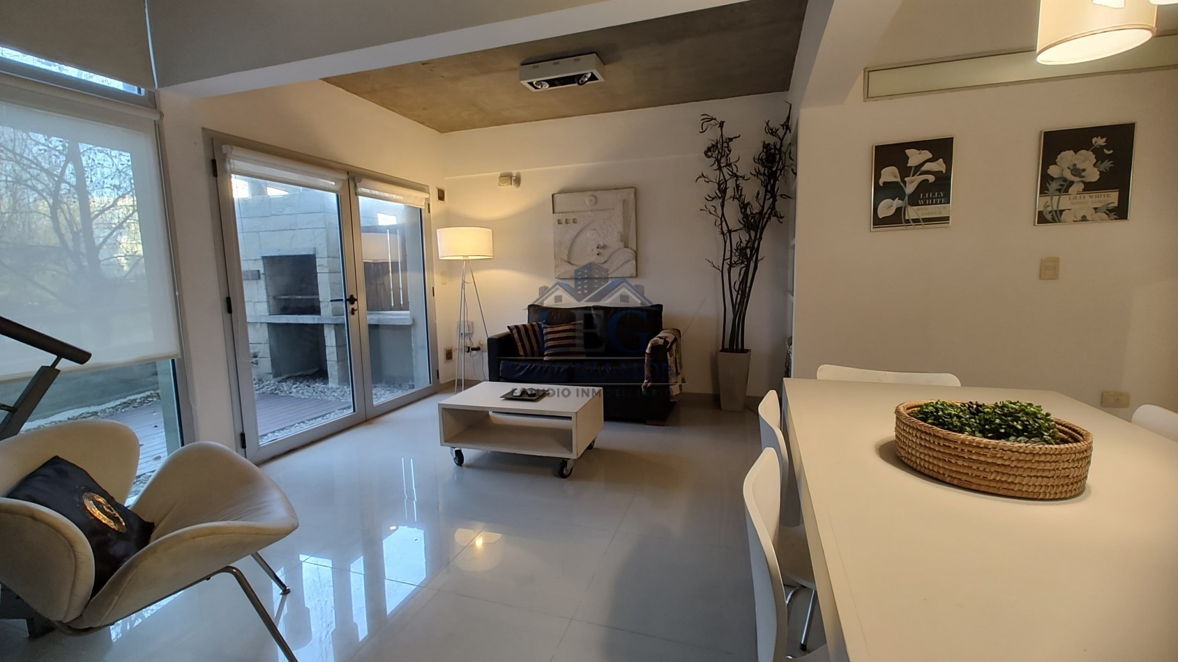 Duplex 2 Ambientes con Cochera en Pinamar a Metros del Mar con Parrilla