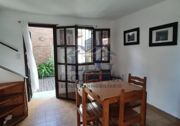 Duplex 2 Ambientes con altillo en Villa Gesell a 1 Cuadra del Mar con Parrilla y Cochera